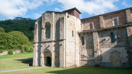 Fototapeta premium Monasterio de Valdededios en Asturias