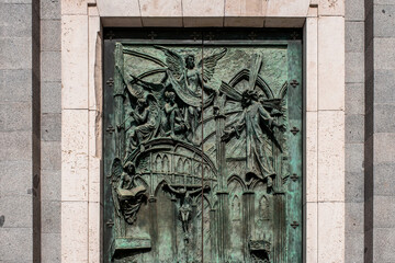 Madrid, porta cattedrale