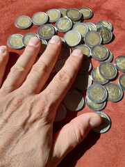 Catasta di monete da 2 euro