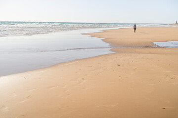 playa desierta en el sur de españa