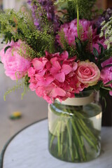 Ramo con hortensias, rosas y peonías