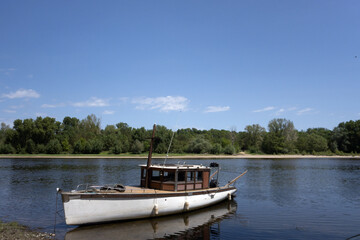 Fototapeta premium La Loire à vélo, de Nevers à Nantes.