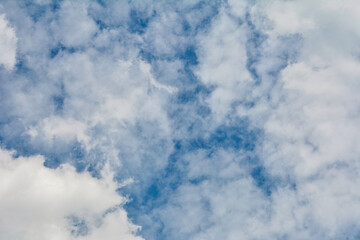 Obraz premium Blue beautiful sky with white clouds in sunny day