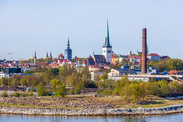 Obraz premium Early morning light on Tallinn the capital city of Estonia