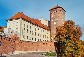 Fototapeta na wymiar Wawel castle in Poland in autumn 