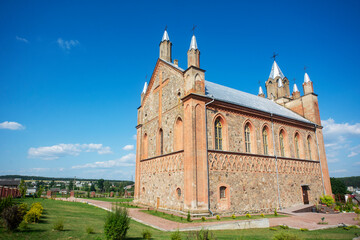 Fototapeta na wymiar Old ancient church of Saints Peter and Paul in Zhuprany, Belarus.