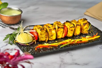 Lasooni Paneer Tikka 