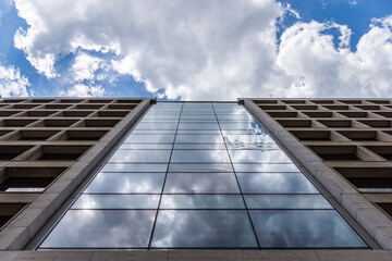 Obraz premium Windows and sky