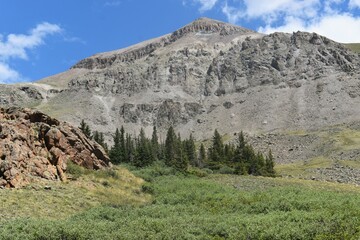 Fototapeta na wymiar Mountain peaks in summer