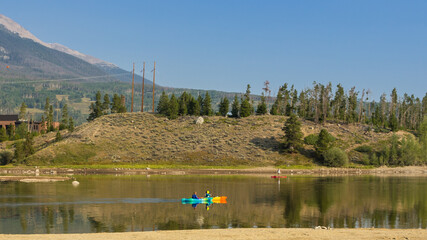 Leisure activities on the Frisco Bay Waterfront Park in Frisco, Colorado - obrazy, fototapety, plakaty
