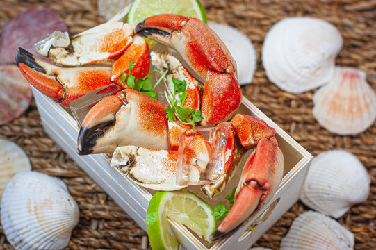 crab pincers crab claws