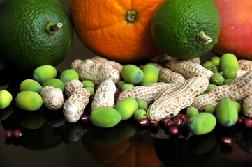Tropical fruits and peanuts, red beans, lotus seeds