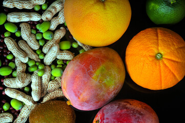 Tropical fruits and peanuts, red beans, lotus seeds