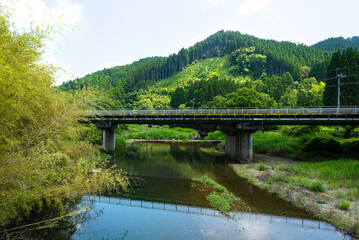 田舎の橋のある風景