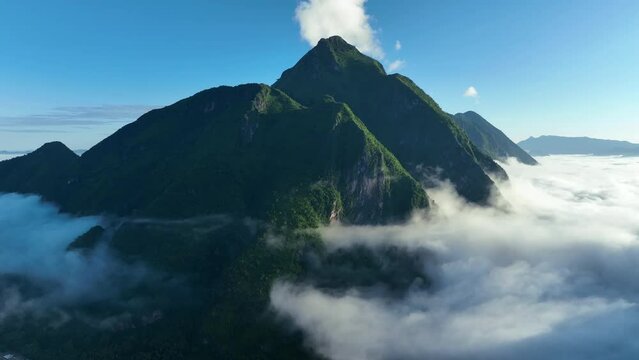 Hyper lapse of Pha Dang viewpoint in Muang Ngoy, Laos