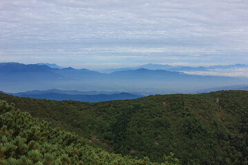 Fototapeta na wymiar 南アルプスの山、仙丈ケ岳からの風景