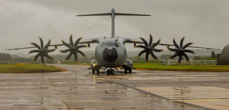 Avion A400M de l'arm&eacute;e fran&ccedil;aise