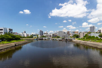 水辺の都市風景