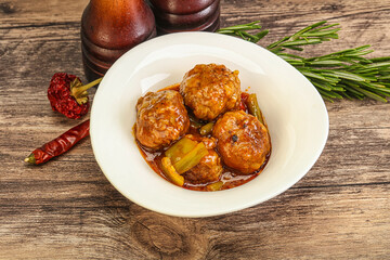 Meat ball in tomato sauce