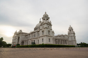 Fototapeta na wymiar The Victoria Memorial is a large building in Kolkata, West Bengal, India, is dedicated to the memory of queen Victoria(1809-1901) is now a museum and tourist destination of Bengal.