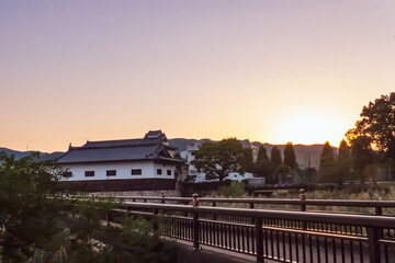 Obraz premium 城跡公園の夕暮れ