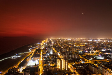 Fototapeta premium Night view of the city of Lima in the municipality of San Miguel.