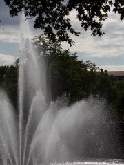 jets d'eau des Jardins de la fontaine à Nîmes 