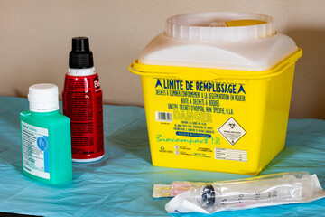 Medical waste container