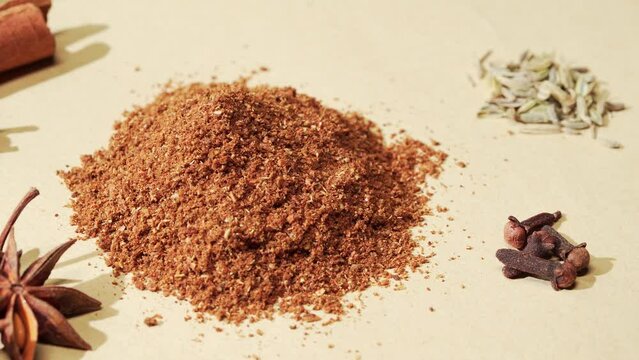 Chinese traditional seasoning five-spice powder and raw materials