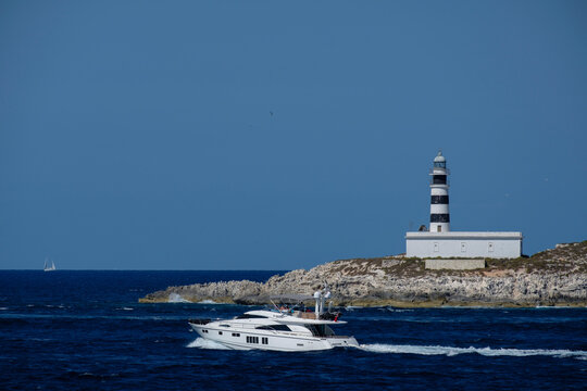 faro des Penjats, construido por la administraci&oacute;n p&uacute;blica entre 1854 y 1856, isla de Es Penjats, es Freus, reserva marina del parque natural de Ses Salines, Ibiza, balearic islands, Spain