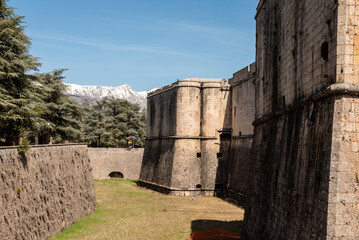 Fototapeta na wymiar Old hispanic Fortress in the town of L'Aquila