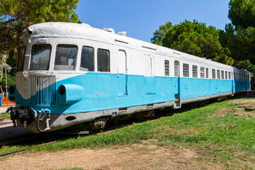 Obraz premium Kalamata, Greece, July 21, 2022. Old train in the Municipal Railway Park of Kalamata.
