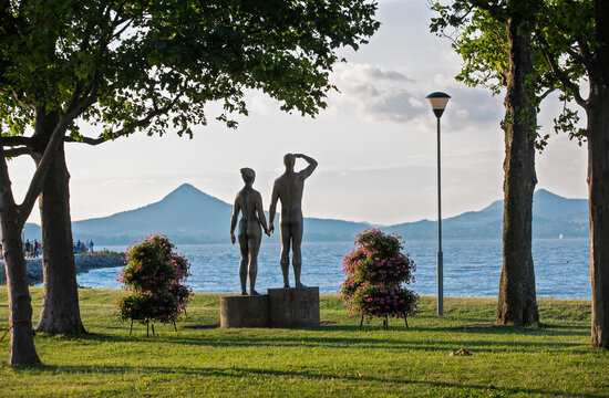Sculpture of couple at Lake Balaton in Fonyod, Hungary