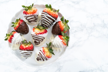 Obraz na płótnie Canvas Chocolate dipped strawberries