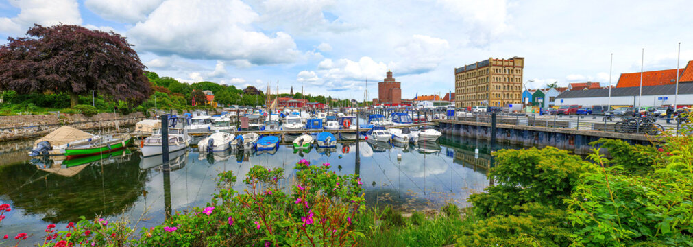 Eckernf&ouml;rde an der Ostsee, Stadthafen und Panorama