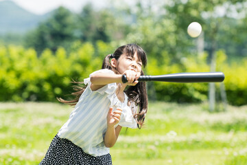 	子どもの野球　草野球　女子　女の子　日本人　スポーツ