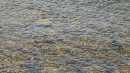 Pierres et rochers sous l'eau. Texture et arrière-plan 