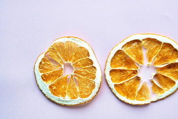 ドライフルーツ（オレンジ・リンゴ・スイカ）のスライスした断面を上から見た風景