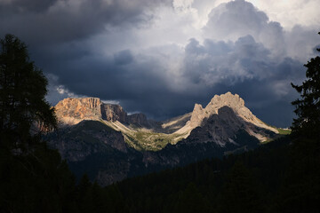 Fototapeta premium Val Gardena One of the most beautiful valleys in the Dolomites. The colors and the contrasts make the landscape 