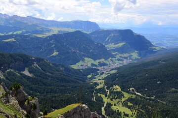 Fototapeta premium Val Gardena One of the most beautiful valleys in the Dolomites. The colors and the contrasts make the landscape 