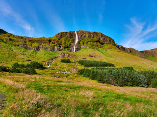 Cascada de Islandia, pequeña pero bonita