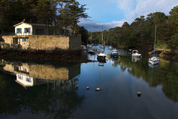 Fototapeta na wymiar The small port of the Brigneau, Moelan sur Mer, Brittany, France