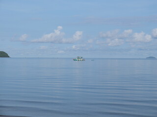 Obraz premium Fisherman boat on the sea at Bang Saray beach, Pattaya, Thailand.