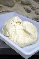 masa de harina para elaboración de pan artesanal