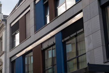 Fototapeta premium facade of a building in the city