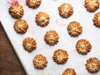 flower shaped sesame butter cookies