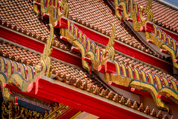 Obraz premium Details and fragments of old traditional buddhist temple in Thailand
