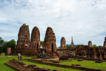 Landscape the ruins of ancient city of ayutthaya (Ayutthaya Historical Park) are the  famous sightseeing place at Phra Nakhon Si Ayutthaya Province, Thailand. (Public domain)