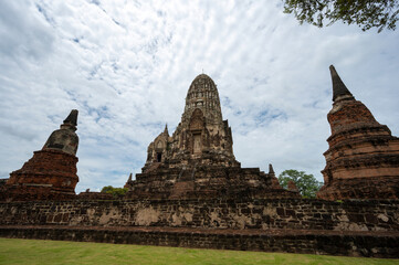Fototapeta na wymiar Landscape the ruins of ancient city of ayutthaya (Ayutthaya Historical Park) are the famous sightseeing place at Phra Nakhon Si Ayutthaya Province, Thailand. (Public domain)