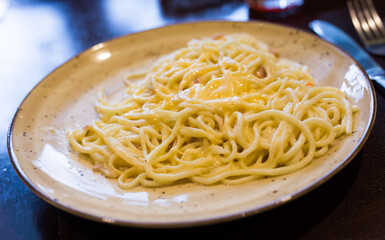 traditional italian pasta carbonara on a plate